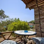Bed & Breakfast Mas Les Micocouliers 3*