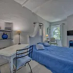 Bed & Breakfast Mas Les Micocouliers
