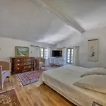 Mas Les Micocouliers Bed & Breakfast 3*