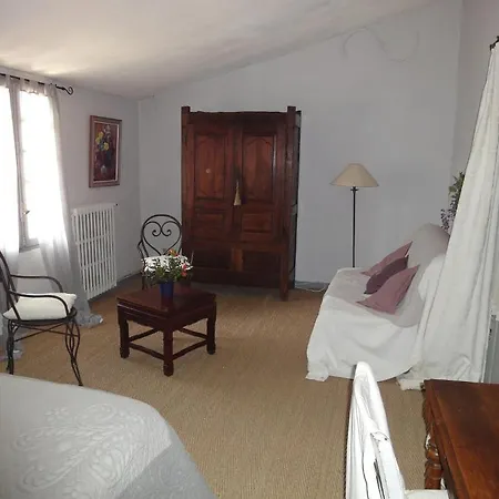 Mas Les Micocouliers Bed & Breakfast