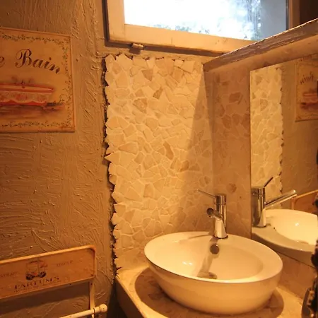 Bed & Breakfast Mas Les Micocouliers *