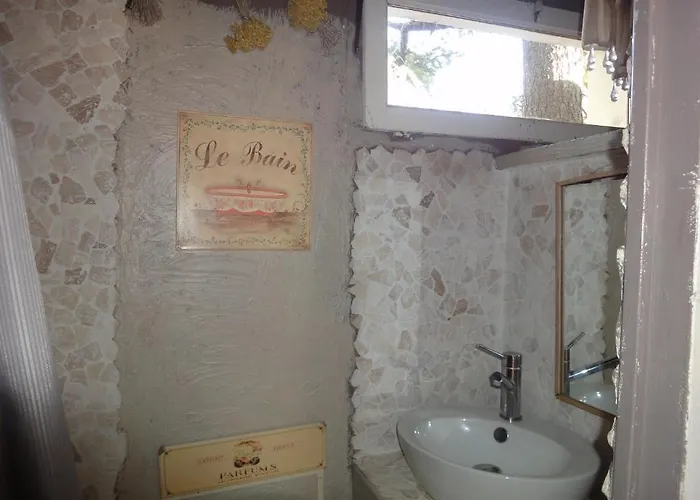 Mas Les Micocouliers