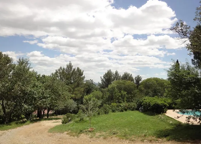 Mas Les Micocouliers Bed & Breakfast 3*