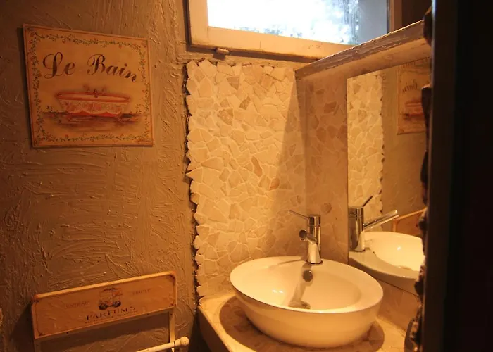 Bed & Breakfast Mas Les Micocouliers 3*