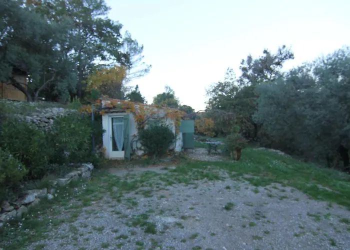 Mas Les Micocouliers